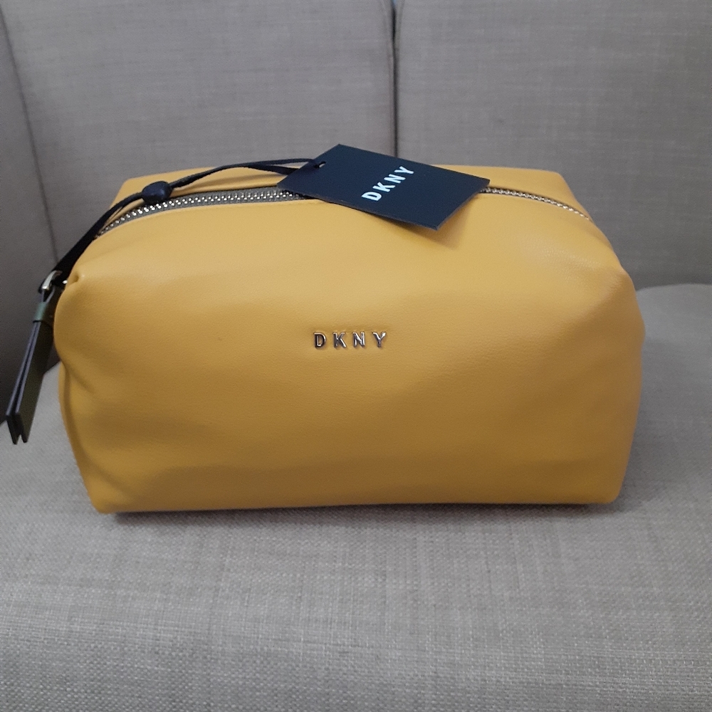 DKNY cosmetic bag - Picture 1 of 2
